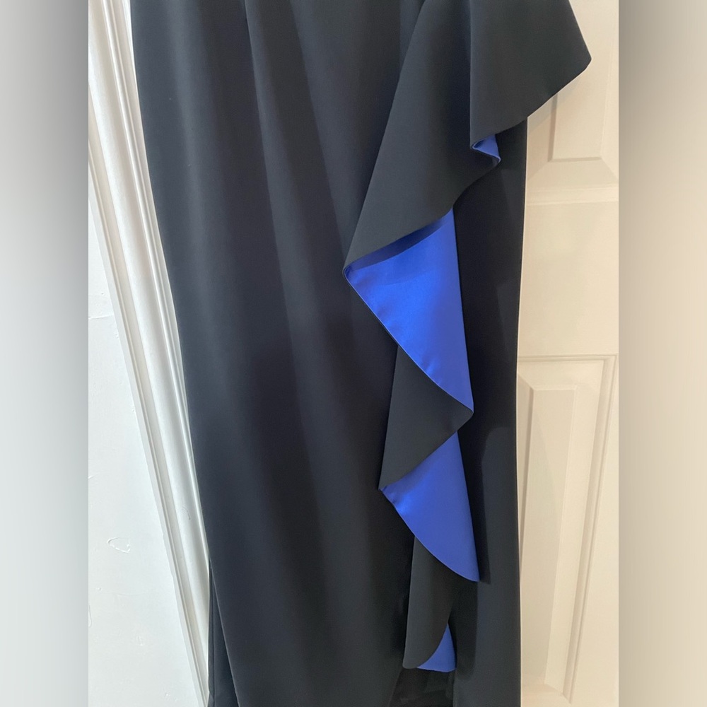 Carmen Marc Valvo Infusion Off the Shoulder Gown - Picture 4 of 10